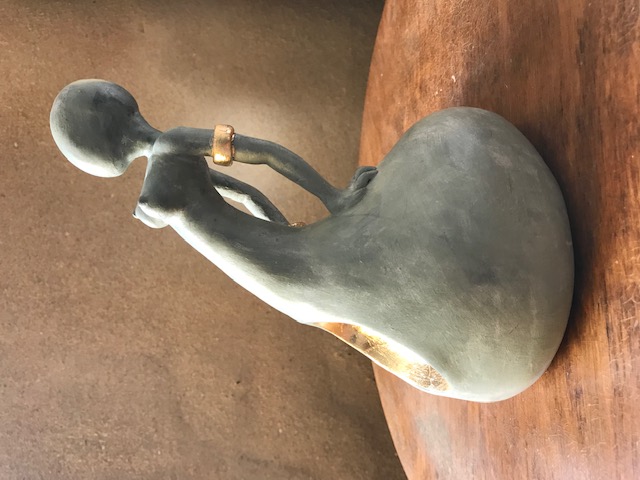 femme patine à la cire et feuille d'or